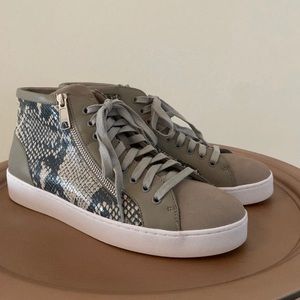 Vionic Torri High Top Sneakers- Size 10